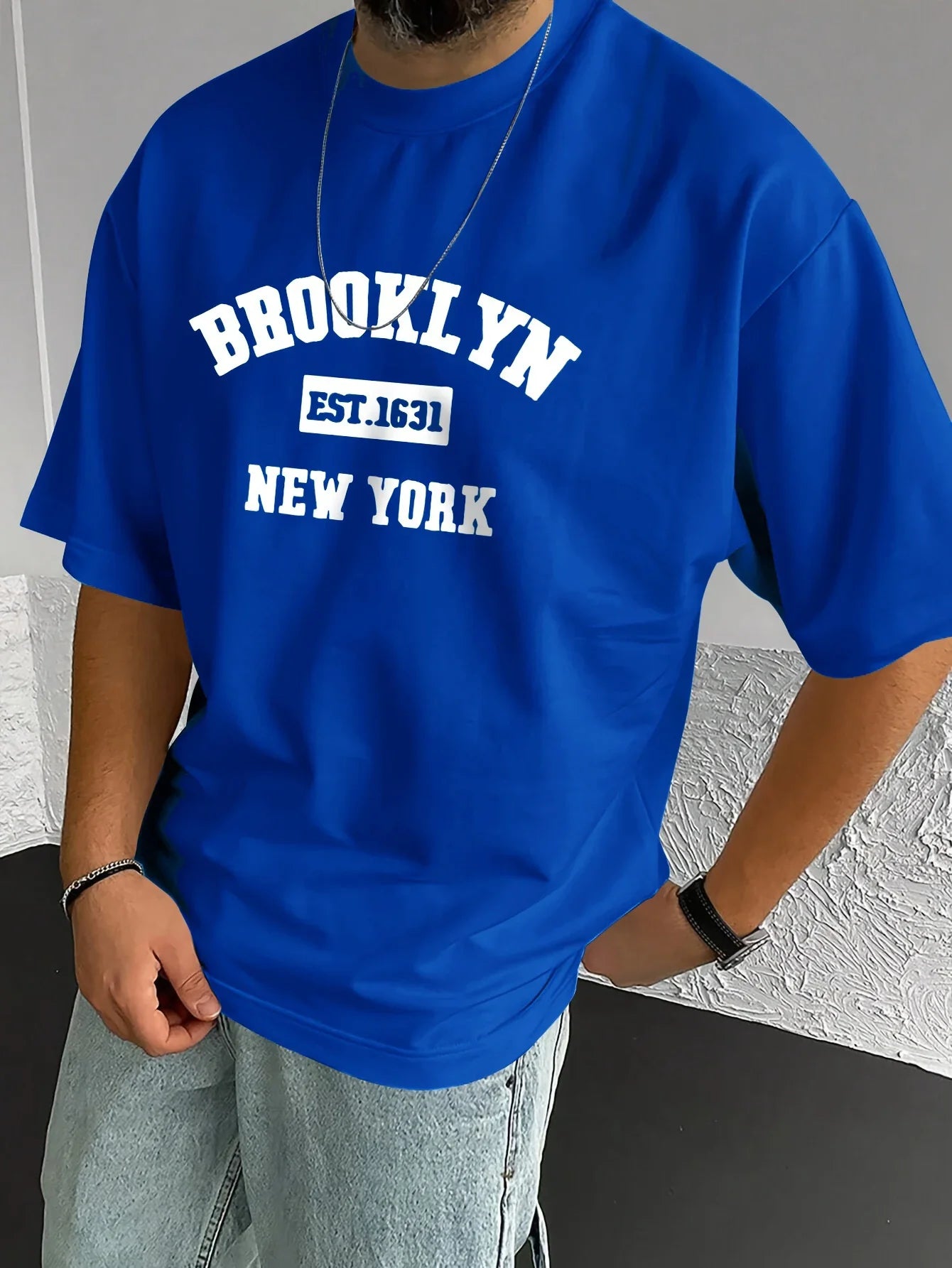 חולצה דגם- שחר